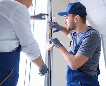 glass repair experts in Aurora, IL